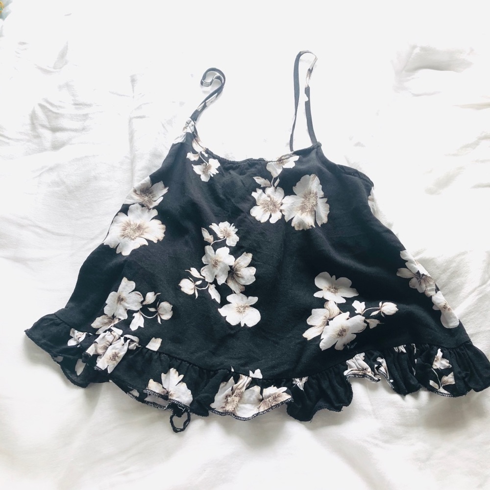 Floral brandy Melville tank 😍😍